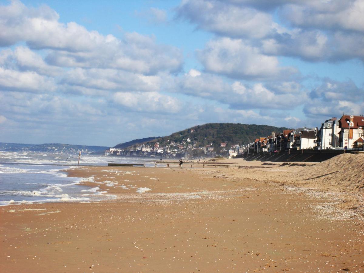 La Romance Et La Romanesque Berville-sur-Mer Exterior photo